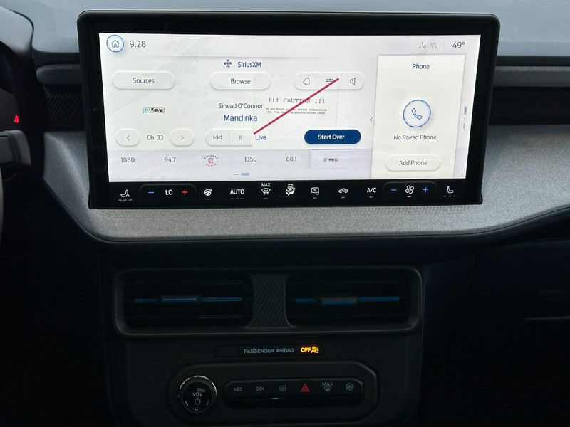 Ford Maverick Vehicle Full-screen Gallery Image 8