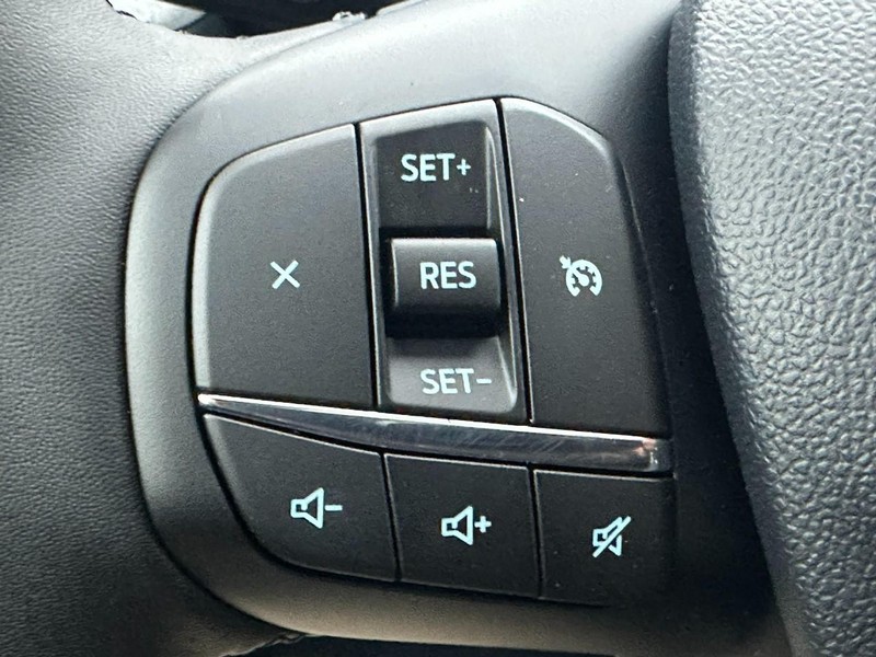 Ford Maverick Vehicle Full-screen Gallery Image 12