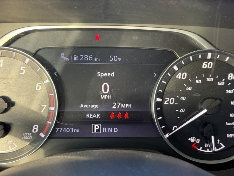 Nissan Titan Vehicle Full-screen Gallery Image 21