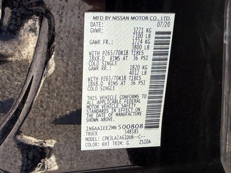 Nissan Titan Vehicle Full-screen Gallery Image 25