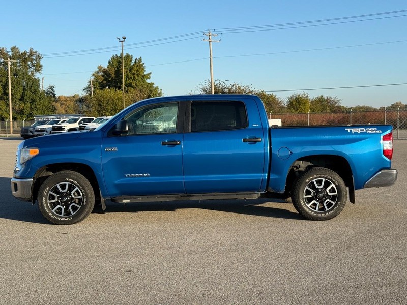 Toyota Tundra 2WD Vehicle Full-screen Gallery Image 2