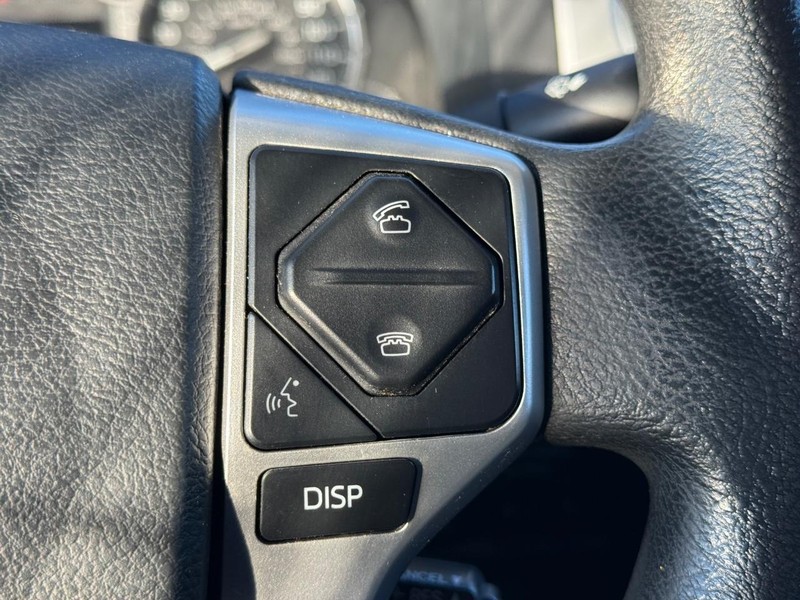 Toyota Tundra 2WD Vehicle Full-screen Gallery Image 12