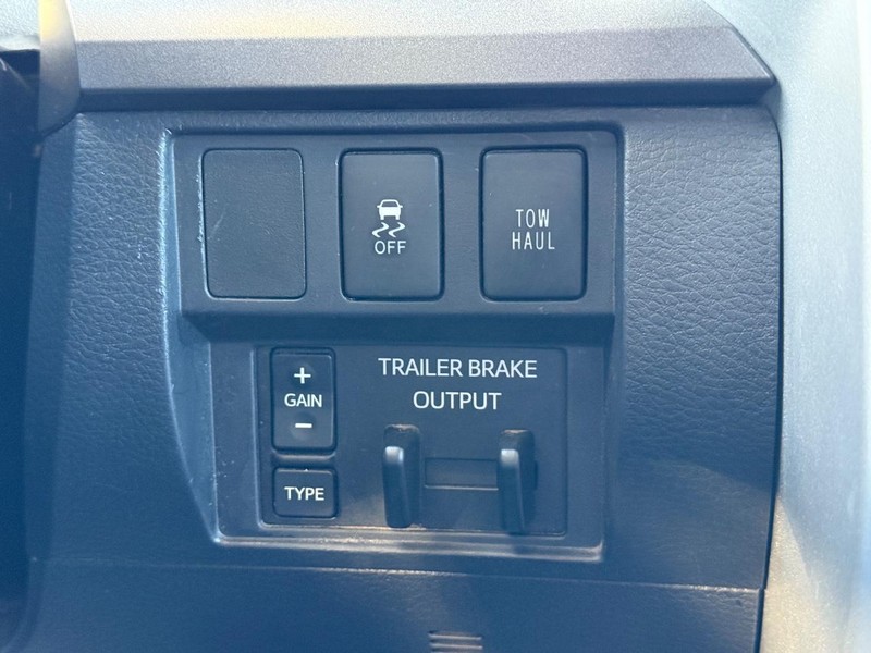 Toyota Tundra 2WD Vehicle Full-screen Gallery Image 13