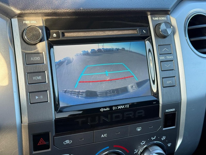Toyota Tundra 2WD Vehicle Full-screen Gallery Image 15