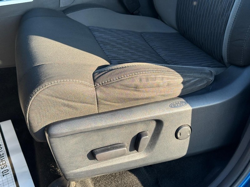 Toyota Tundra 2WD Vehicle Full-screen Gallery Image 22