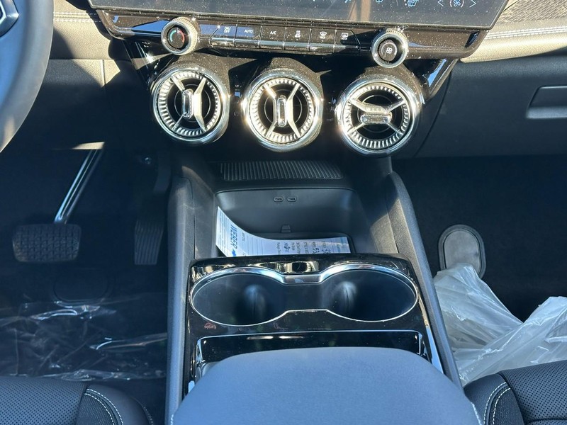 Chevrolet Blazer EV Vehicle Full-screen Gallery Image 8