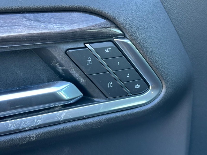 Chevrolet Silverado 1500 Vehicle Full-screen Gallery Image 11