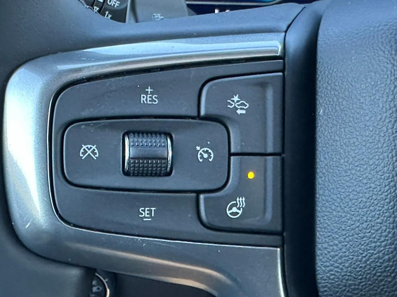 Chevrolet Silverado 1500 Vehicle Full-screen Gallery Image 13