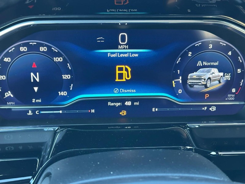 Chevrolet Silverado 1500 Vehicle Full-screen Gallery Image 15