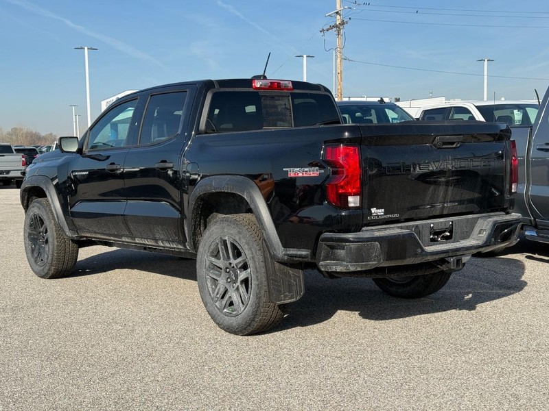 Chevrolet Colorado Vehicle Full-screen Gallery Image 3