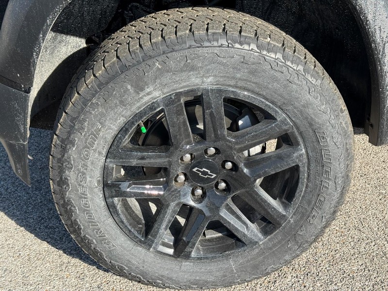 Chevrolet Colorado Vehicle Full-screen Gallery Image 4