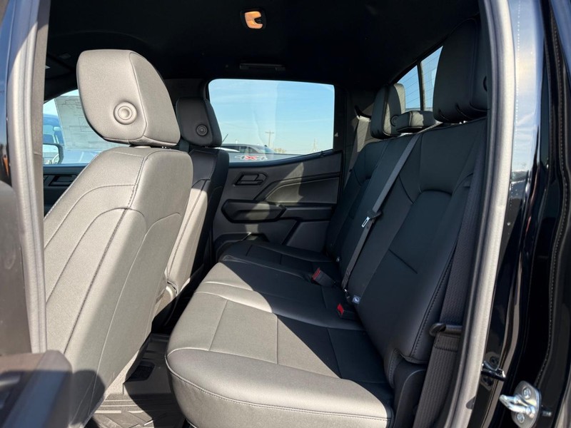 Chevrolet Colorado Vehicle Full-screen Gallery Image 5