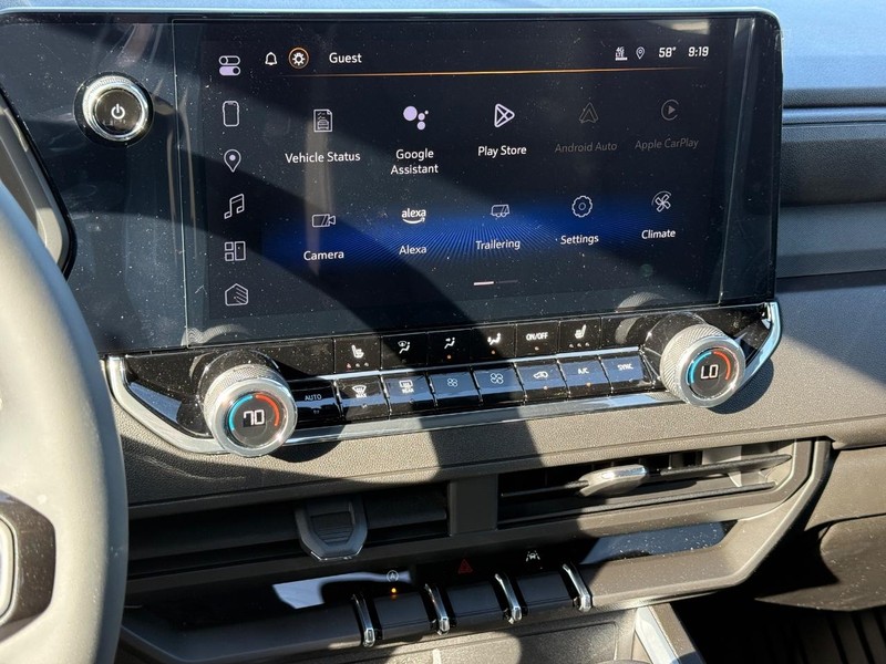 Chevrolet Colorado Vehicle Full-screen Gallery Image 11