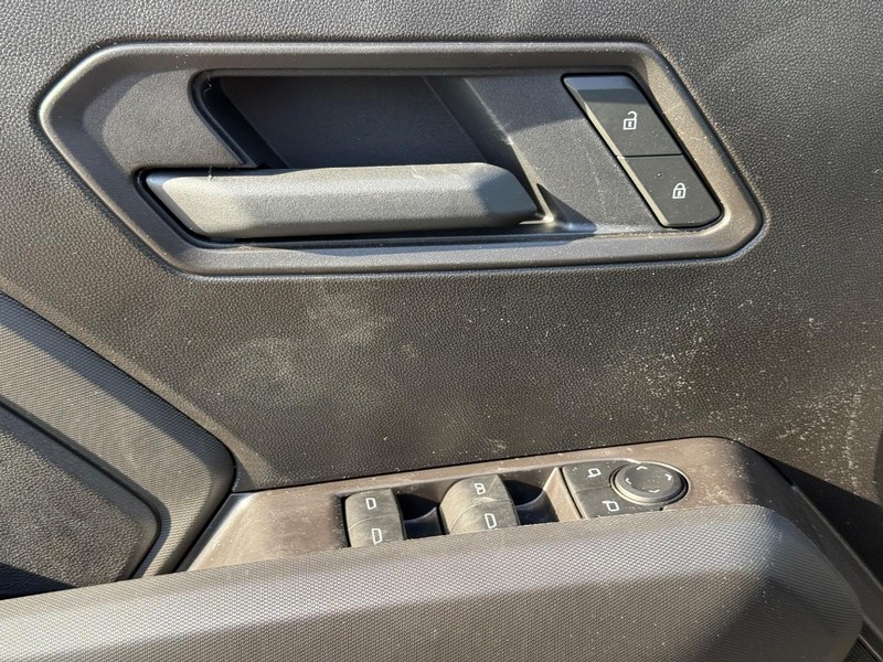 Chevrolet Colorado Vehicle Full-screen Gallery Image 16