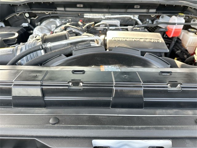 Chevrolet Silverado 2500HD Vehicle Full-screen Gallery Image 30