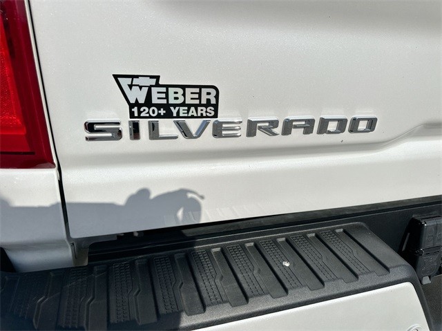 Chevrolet Silverado 2500HD Vehicle Full-screen Gallery Image 31