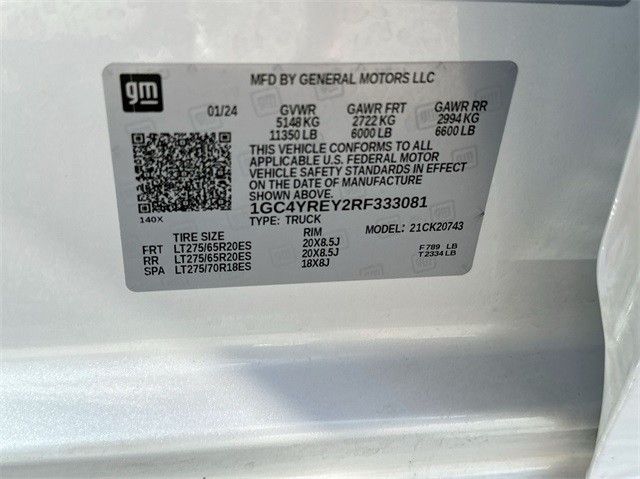 Chevrolet Silverado 2500HD Vehicle Full-screen Gallery Image 34