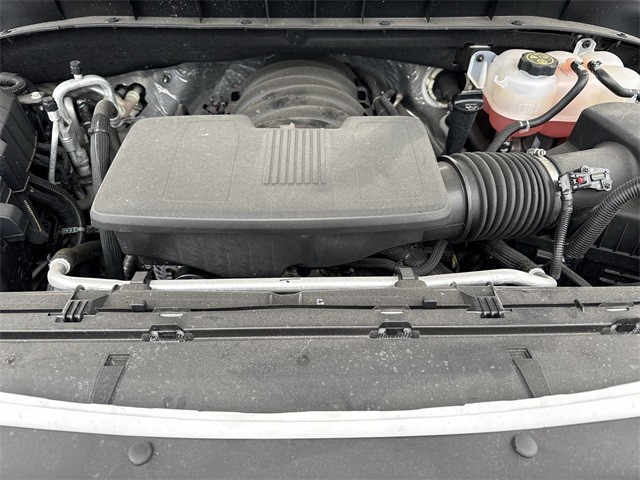 Chevrolet Suburban Vehicle Full-screen Gallery Image 39