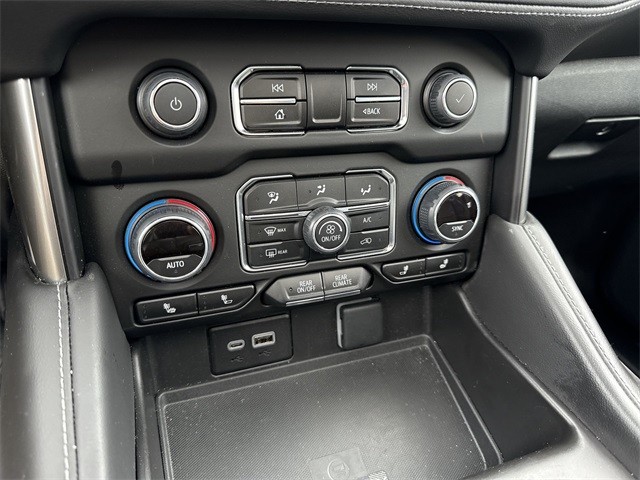 Chevrolet Suburban Vehicle Full-screen Gallery Image 44