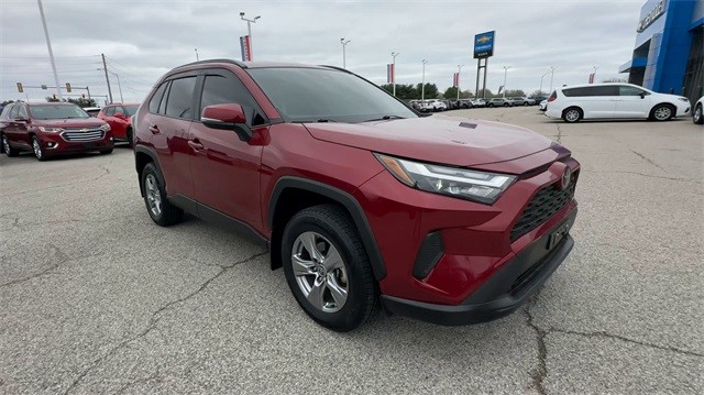 Toyota RAV4 Vehicle Full-screen Gallery Image 2