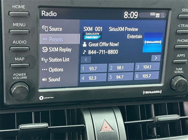 Toyota RAV4 Vehicle Full-screen Gallery Image 13