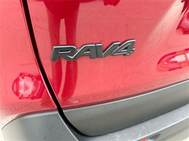 Toyota RAV4 Vehicle Full-screen Gallery Image 29