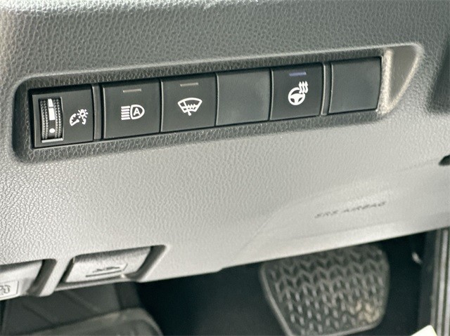 Toyota RAV4 Vehicle Full-screen Gallery Image 33