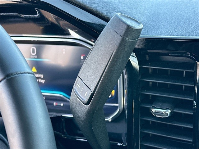 Chevrolet Silverado 1500 Vehicle Full-screen Gallery Image 16