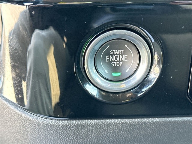 Chevrolet Silverado 1500 Vehicle Full-screen Gallery Image 17