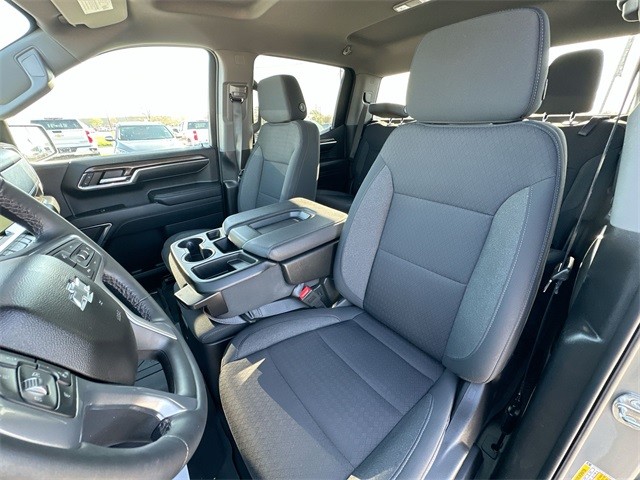 Chevrolet Silverado 1500 Vehicle Full-screen Gallery Image 19