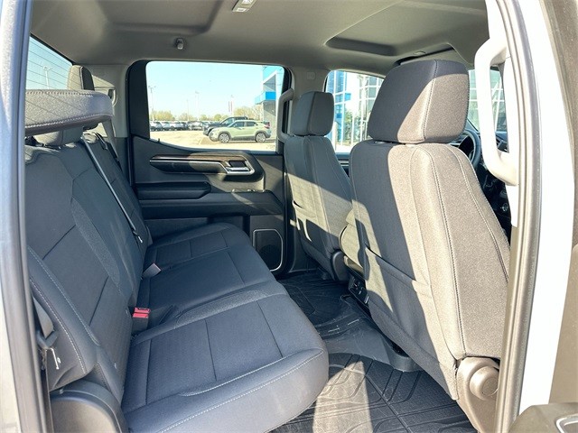 Chevrolet Silverado 1500 Vehicle Full-screen Gallery Image 26