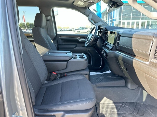 Chevrolet Silverado 1500 Vehicle Full-screen Gallery Image 27