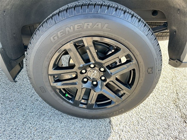 Chevrolet Silverado 1500 Vehicle Full-screen Gallery Image 32