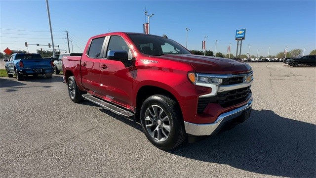 Chevrolet Silverado 1500 Vehicle Full-screen Gallery Image 2