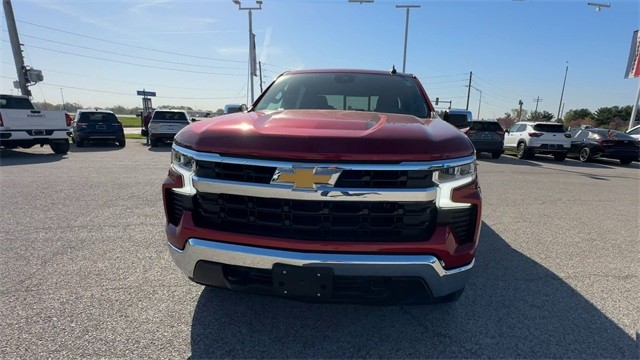 Chevrolet Silverado 1500 Vehicle Full-screen Gallery Image 3