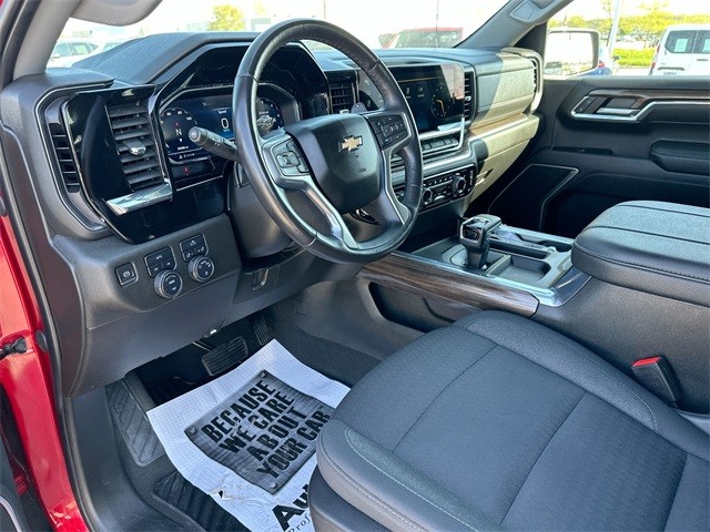 Chevrolet Silverado 1500 Vehicle Full-screen Gallery Image 10