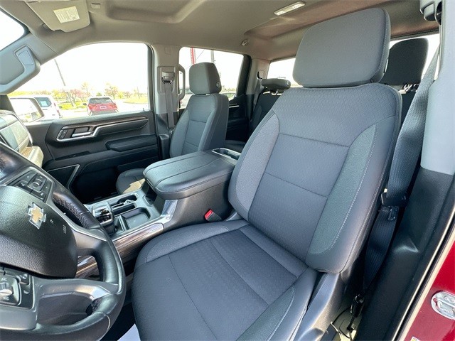 Chevrolet Silverado 1500 Vehicle Full-screen Gallery Image 19