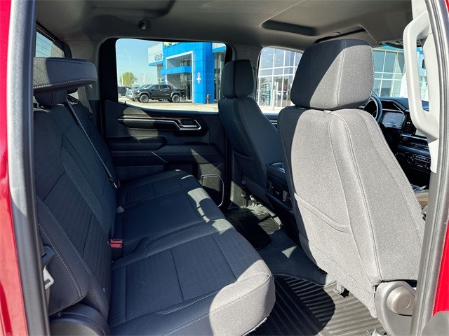Chevrolet Silverado 1500 Vehicle Full-screen Gallery Image 26