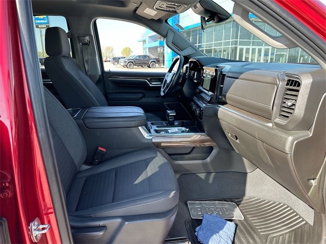 Chevrolet Silverado 1500 Vehicle Full-screen Gallery Image 27