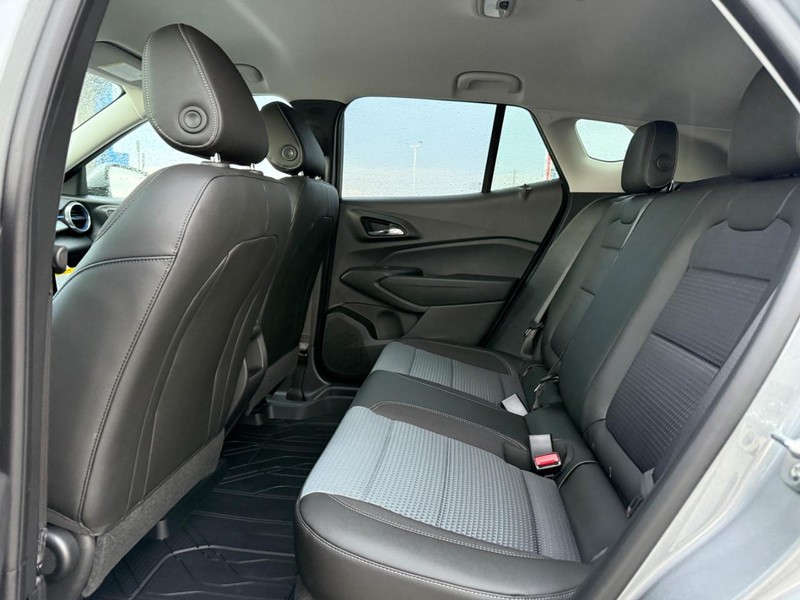 Chevrolet Trax Vehicle Full-screen Gallery Image 5