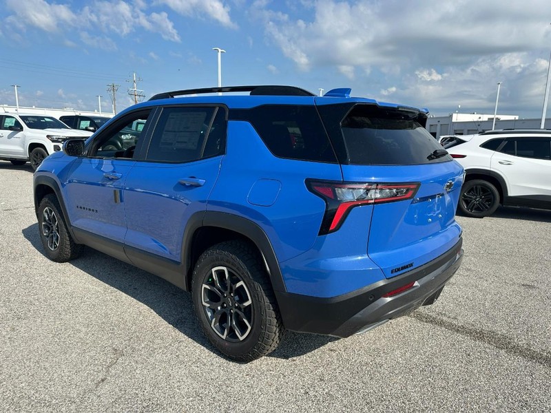 Chevrolet Equinox Vehicle Full-screen Gallery Image 3