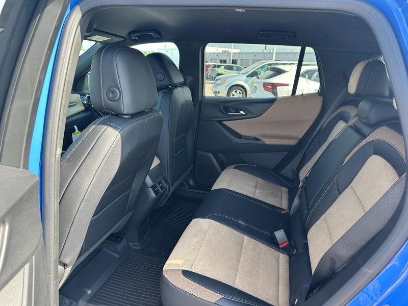 Chevrolet Equinox Vehicle Full-screen Gallery Image 4