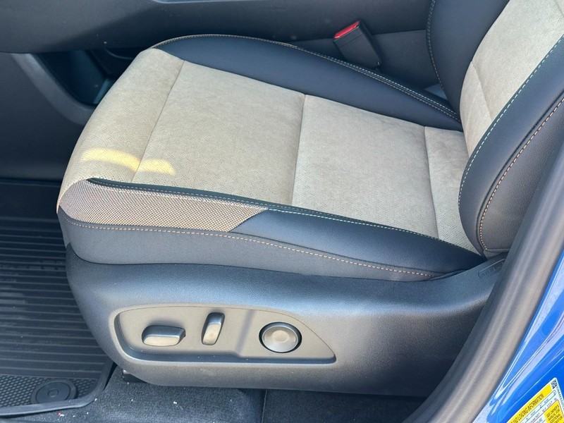 Chevrolet Equinox Vehicle Full-screen Gallery Image 10