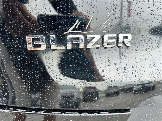 Chevrolet Blazer Vehicle Full-screen Gallery Image 32