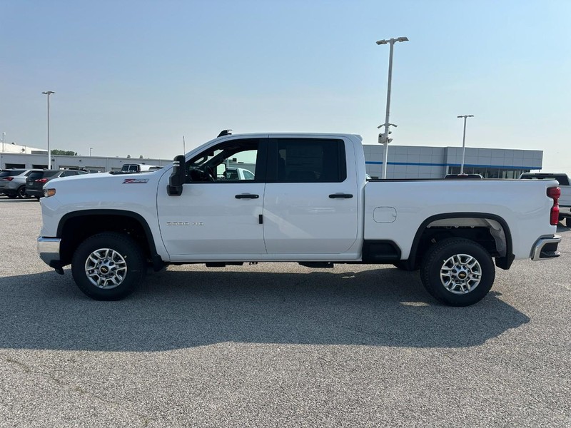 Chevrolet Silverado 2500HD Vehicle Full-screen Gallery Image 2