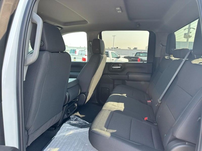 Chevrolet Silverado 2500HD Vehicle Full-screen Gallery Image 4