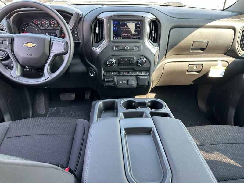 Chevrolet Silverado 2500HD Vehicle Full-screen Gallery Image 5