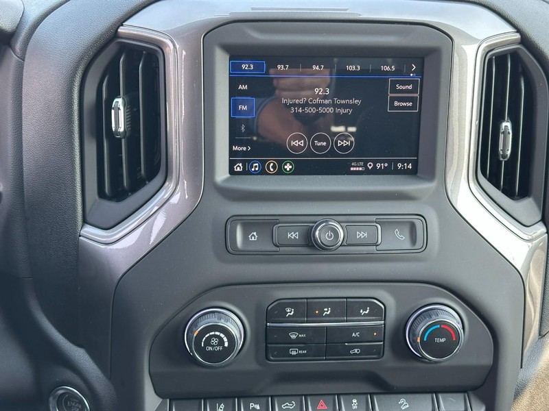 Chevrolet Silverado 2500HD Vehicle Full-screen Gallery Image 7