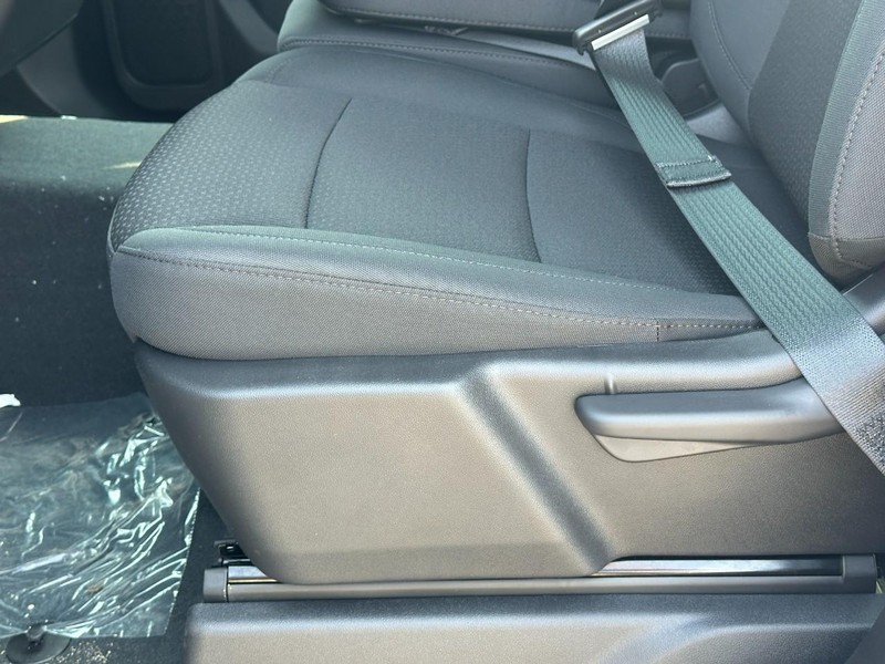 Chevrolet Silverado 2500HD Vehicle Full-screen Gallery Image 10