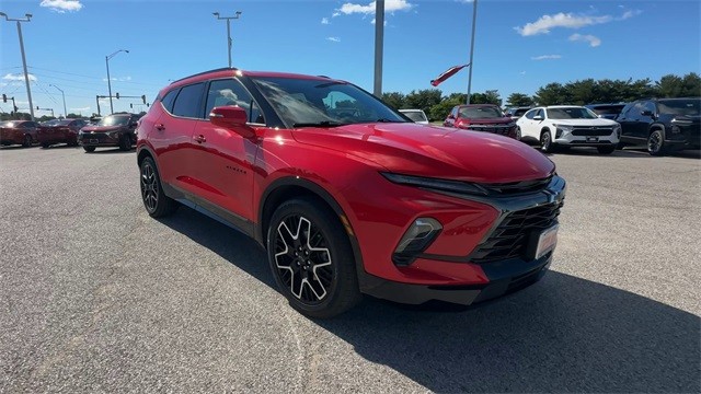 Chevrolet Blazer Vehicle Full-screen Gallery Image 2